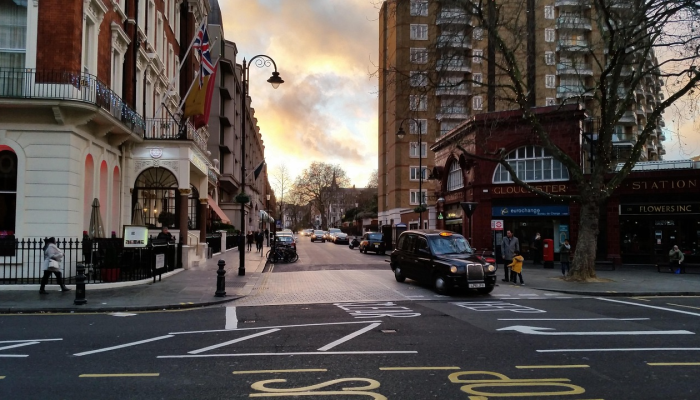 英美国今日疫情消息/英国美国疫情最新消息