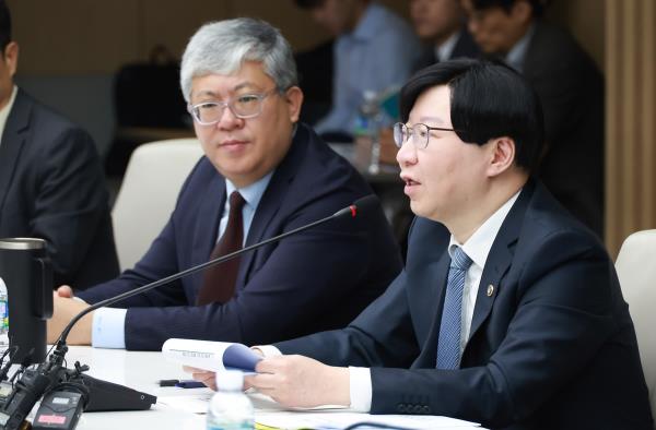 今日教程“微乐安徽麻将万能开挂器通用版!详细分享装挂步骤