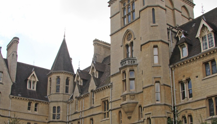英国令人惊讶的新贵大学