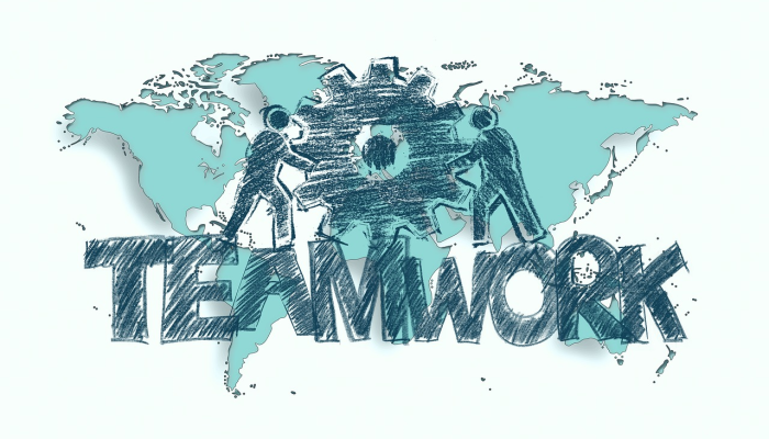 世界代表队与欧洲代表队进行飞行紫菜杯比赛