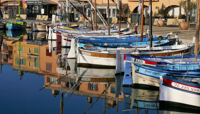 40GW的太阳能电池板堆积在欧洲的仓库里 40GW的太阳能电池板堆积在欧洲的仓库里