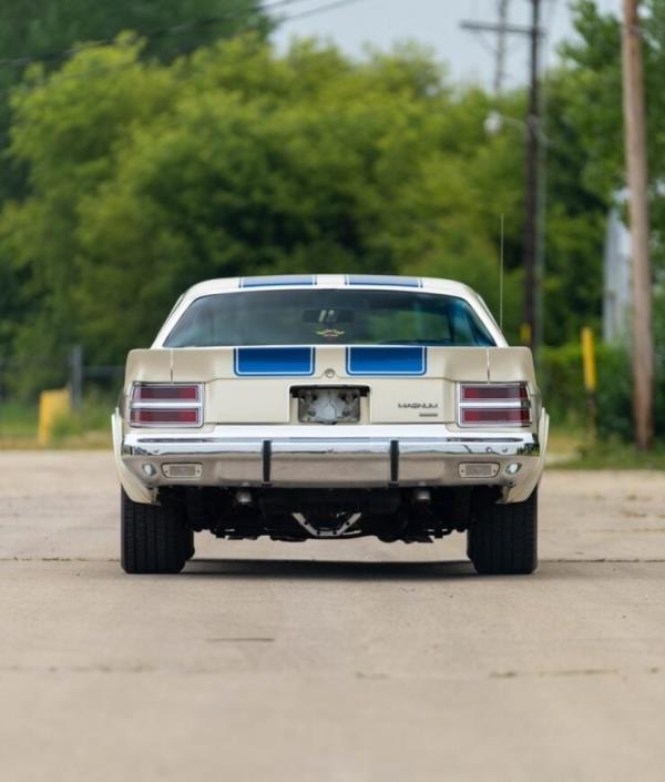 Dodge Magnum 8