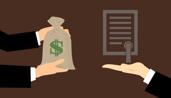 高等法院在拒绝权衡转换治疗禁令时，允许法律成立