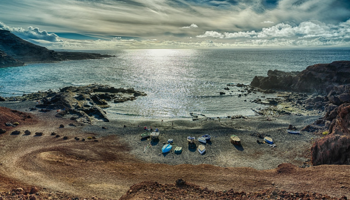 旅游公司如何应对罗德岛的野火? 旅游公司如何应对罗德岛的野火?