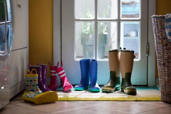 “The small surface area of the bottom of your shoe is just not a particular threat to the health and well-being of the people in your home,” said Jack Gilbert, a professor of pediatrics and an expert in microbial ecology.