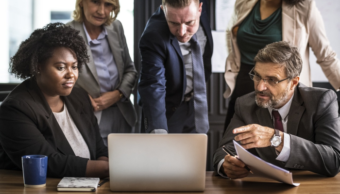 澳大利亚银行表示,如果你老板的视频突然“冻结”,你应该保持警惕 澳大利亚银行表示,如果你老板的视频突然“冻结”,你应该保持警惕