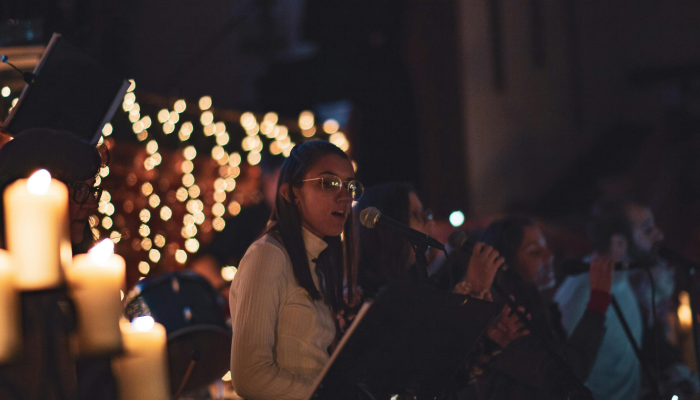一名女子在家里放屁后,男友告诉她应该“更像个淑女” 一名女子在家里放屁后,男友告诉她应该“更像个淑女”