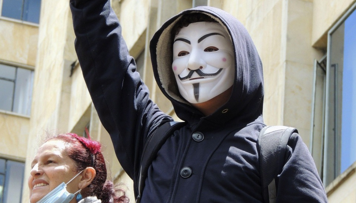 基辅指责俄罗斯军队向投降的乌克兰士兵开枪 基辅指责俄罗斯军队向投降的乌克兰士兵开枪