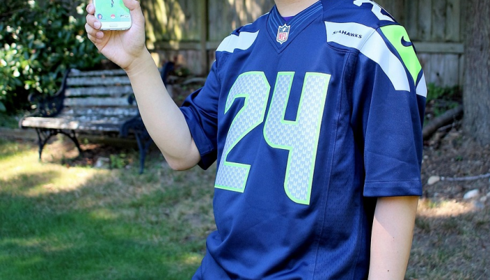 法国足球运动员打进柬埔寨梦后走红网络