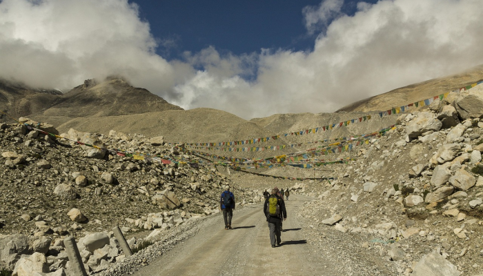 尼泊尔警方因失踪和强奸逮捕“佛童” 尼泊尔警方因失踪和强奸逮捕“佛童”