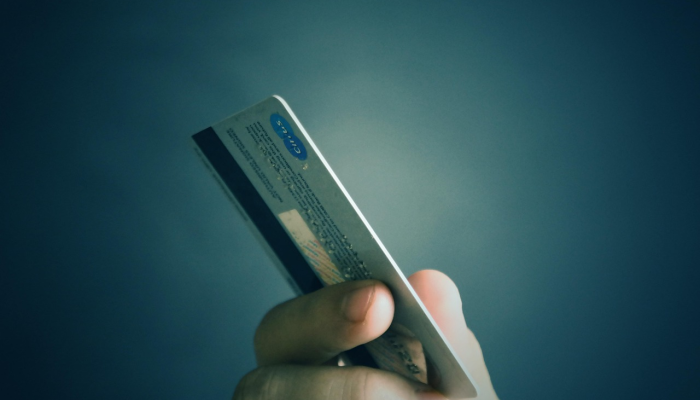 网站发现，信用卡和个人贷款成本在上升