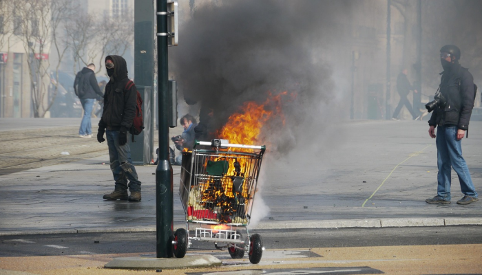摩洛哥哀悼地震遇难者,死亡人数超过2000人 摩洛哥哀悼地震遇难者,死亡人数超过2000人