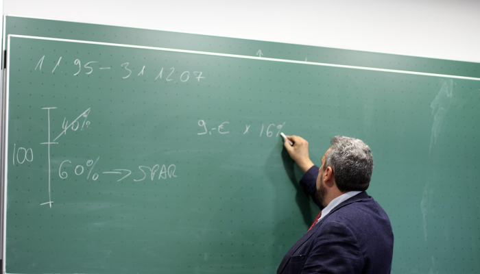 教育部长赞扬教师奖学金计划的成果 教育部长赞扬教师奖学金计划的成果