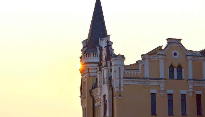 耶伦突然访问基辅,重申美国对乌克兰的经济援助 耶伦突然访问基辅,重申美国对乌克兰的经济援助