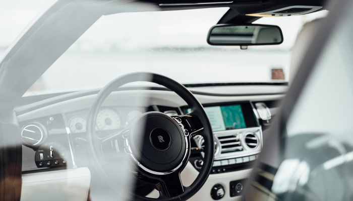 劳斯莱斯推出了世界上最昂贵的汽车La Rose Noire Droptail