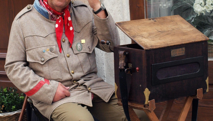 三年过去了，被监禁的亲特朗普抗议者每晚守夜