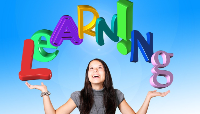 来自50个国家的100支队伍参加了阿拉伯语辩论赛 来自50个国家的100支队伍参加了阿拉伯语辩论赛