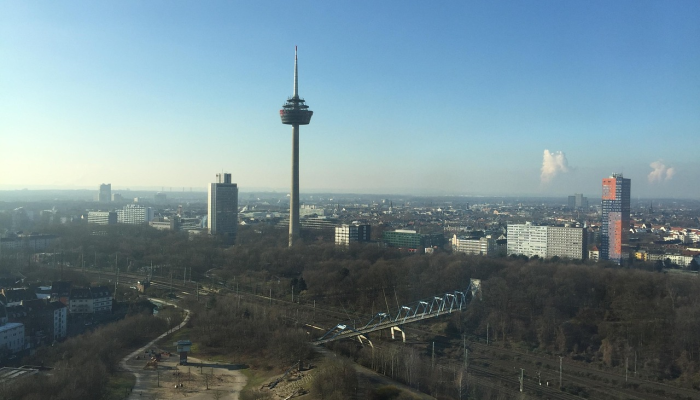 “沸腾”的普京用大规模导弹和无人机袭击乌克兰