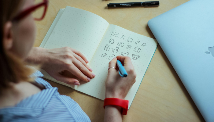 同事给了这位女士一些买彩票的建议,然后她中了密歇根州的头奖 同事给了这位女士一些买彩票的建议,然后她中了密歇根州的头奖