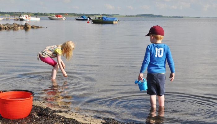 巴基斯坦表示，伊朗对其领土发动空袭，造成两名儿童死亡