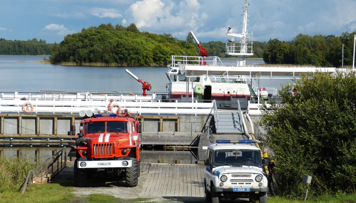 海滨小镇被“德国游轮和罗马尼亚卡车司机”占领 海滨小镇被“德国游轮和罗马尼亚卡车司机”占领