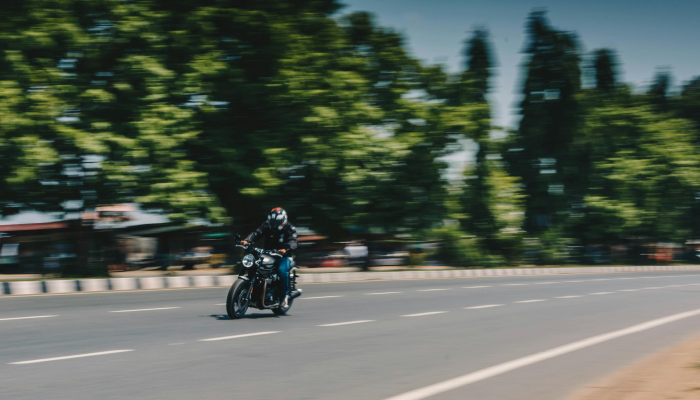 在奎松，摩托车手死于肇事逃逸