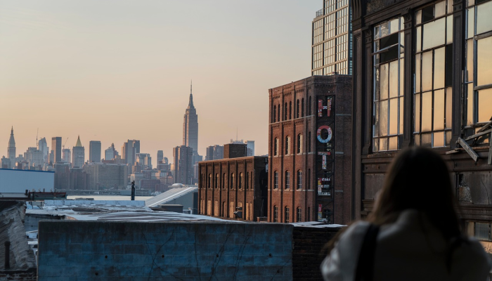 克里米亚军事设施发生巨大爆炸后，“数千人撤离”