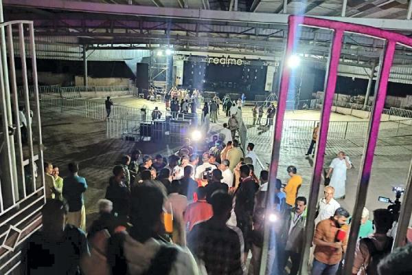 喀拉拉邦大学踩踏事件：校长和两名教师因疏忽致人死亡被起诉