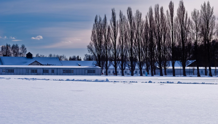 以色列在战争的第99天轰炸加沙