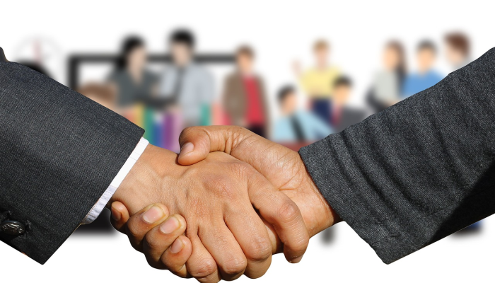 “看起来很有希望!”拿着这个确认一下拉斯维加斯的居住权谈判