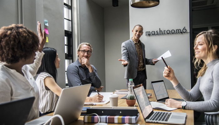 国会议员在每次会议开始时背诵国家党的承诺