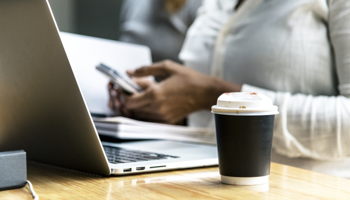 国会议员在每次会议开始时背诵国家党的承诺